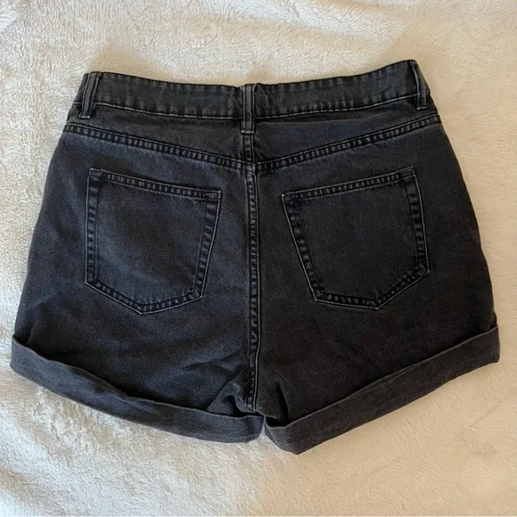 Bluenotes Black Denim Rolled Shorts (NWOT) - Picture 3 of 5
